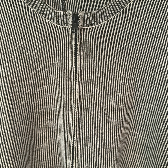 cabi zip up sweater - Picture 3 of 5